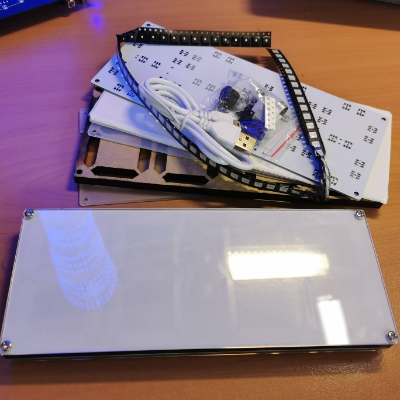 Mehrfarbiges LED-Uhr-Bausatz – Digitale Anzeige