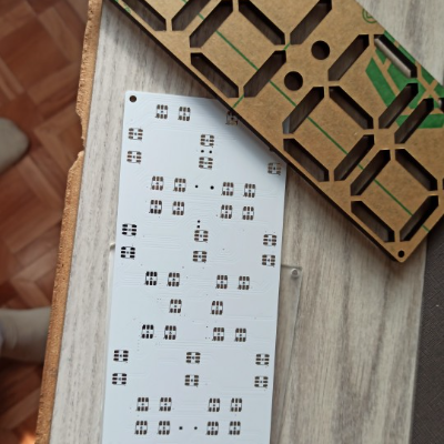 Mehrfarbiges LED-Uhr-Bausatz – Digitale Anzeige